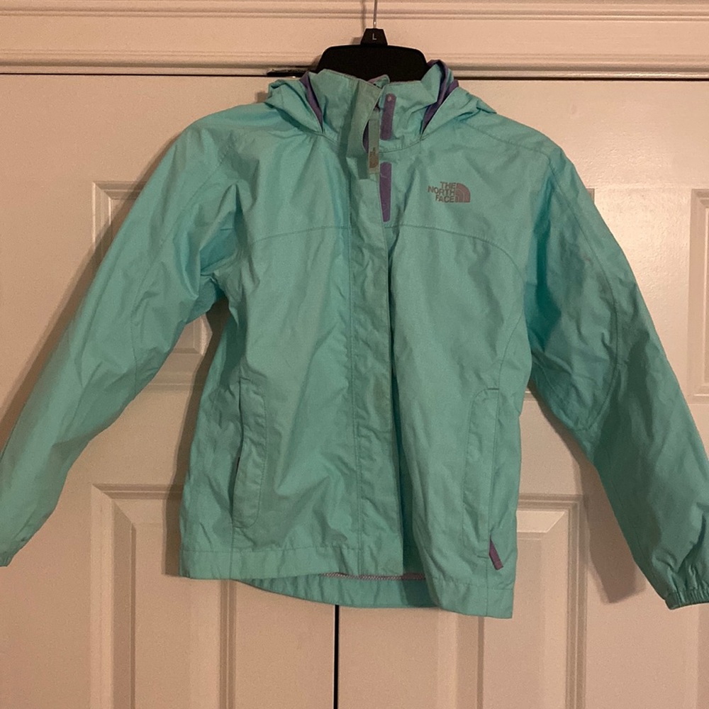 North Face girls rain jacket with hood. Size XS (6).
